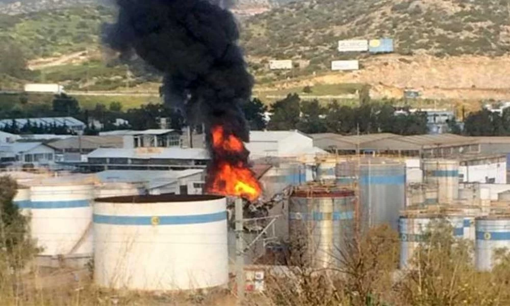 Εύβοια: Μεγάλη πυρκαγιά στο εργοστάσιο της AKFA